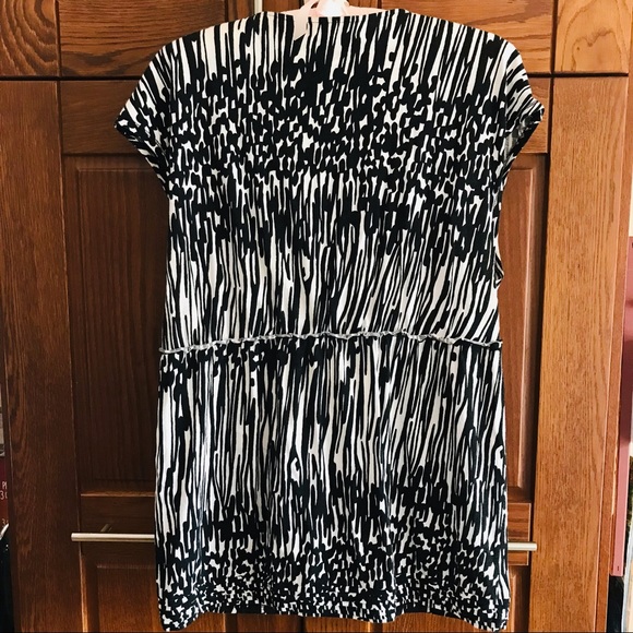 Calvin Klein Short Sleeve Top ⭐️SALE 3/$20⭐️ - Picture 2 of 4